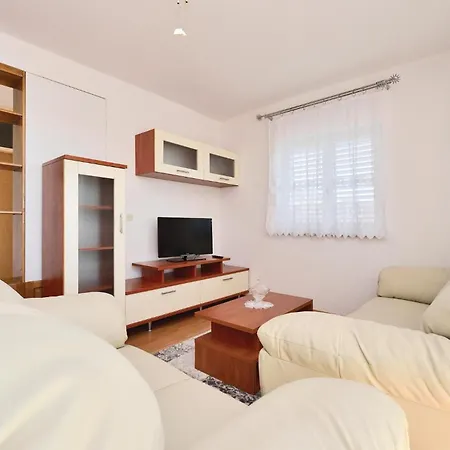 Holiday home 04 *