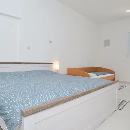 Leuke Woning In Lisane Ostrovické * Lisane Ostrovicke