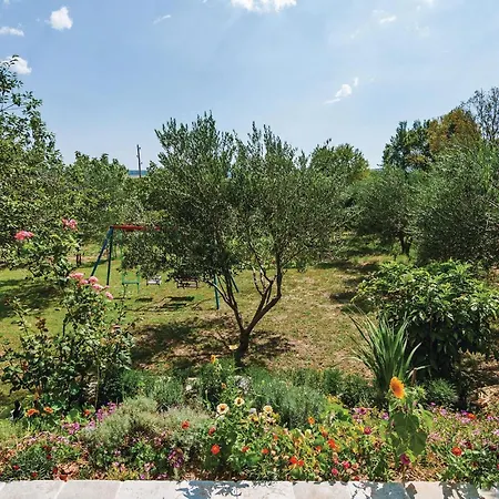 5 Bedroom Beautiful In * Lisane Ostrovicke